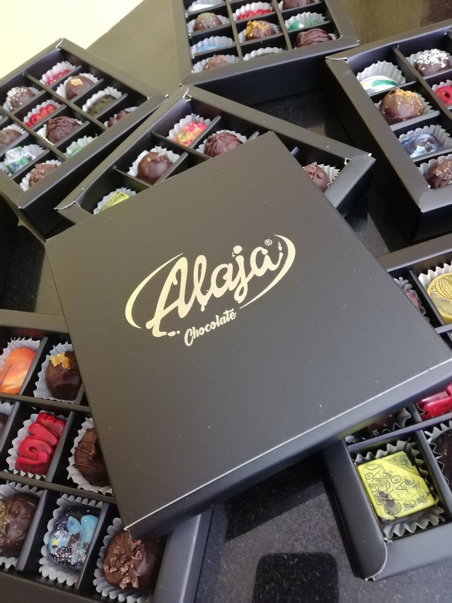 Un mordisco… y empieza la magia de la Navidad.
🍫✨ Bombones y trufas hechas con amor en Ecuador.
Haz tus fiestas más dulces con <a href="/alajachocolate/">alajachocolate</a> 

#NavidadConSabor #HechoEnEcuador #ChocolatePremium
#NavidadAmbato #ChocolateEcuatoriano
#alajachocolate que #Navidad2025