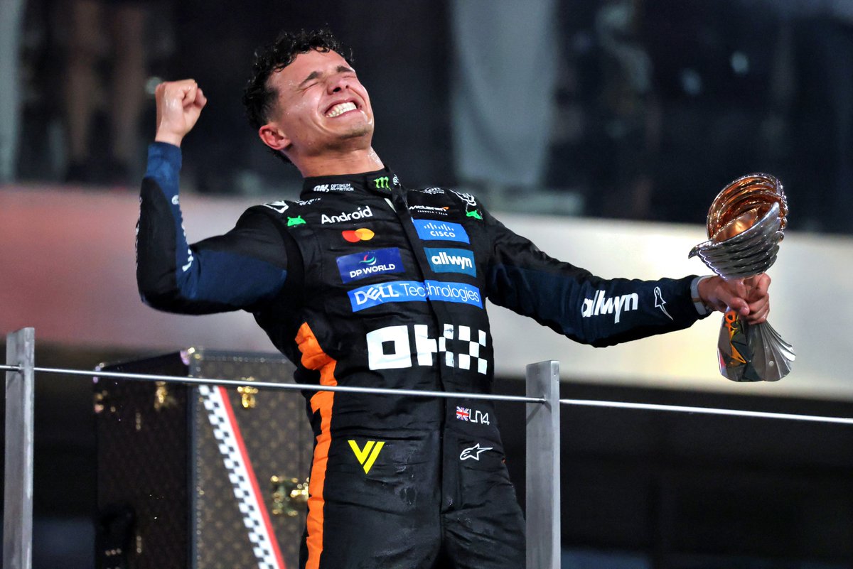 XPBImages's tweet image. For the final time this year, here are some of the top shots from a busy weekend in Abu Dhabi.

#F1 #AbuDhabiGP