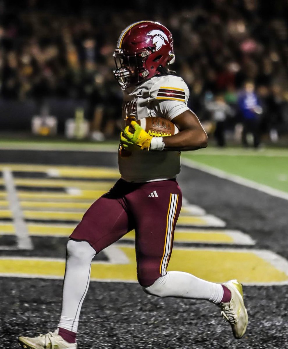 Full sophomore season highlights —&gt; hudl.com/v/2T7jdr 
• 1,003 rushing yards
• 14 catches 255 receiving yards 
• 1455 total yards 
• 5 TD 
• 2nd team All-Region offense 5A-R2 <a href="/TWintersUGA/">Trevor Winters</a> <a href="/Armstrong1Coach/">Levi Armstrong</a> <a href="/jacob_carlton13/">Jacob Carlton</a> <a href="/CoachRod_McD/">Rod McDowell</a> <a href="/CoachGoebbel/">Todd Goebbel</a> <a href="/CoachReamon/">Tommy Reamon Jr.</a>