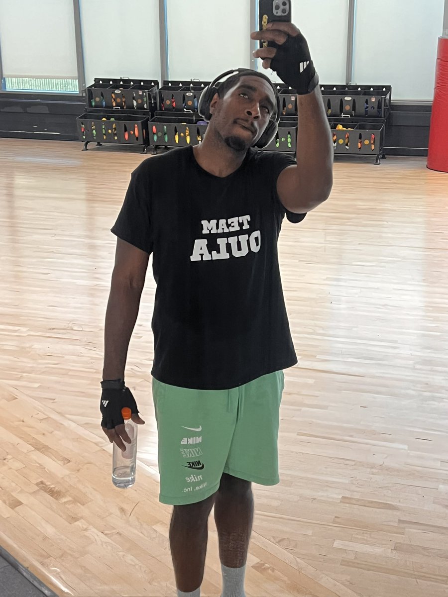GetEmDot's tweet photo. So after 6 years lol update for those that care lol moved to LA, in the studio all day everyday, and I be lifting shit https://t.co/WIhkSCLns1