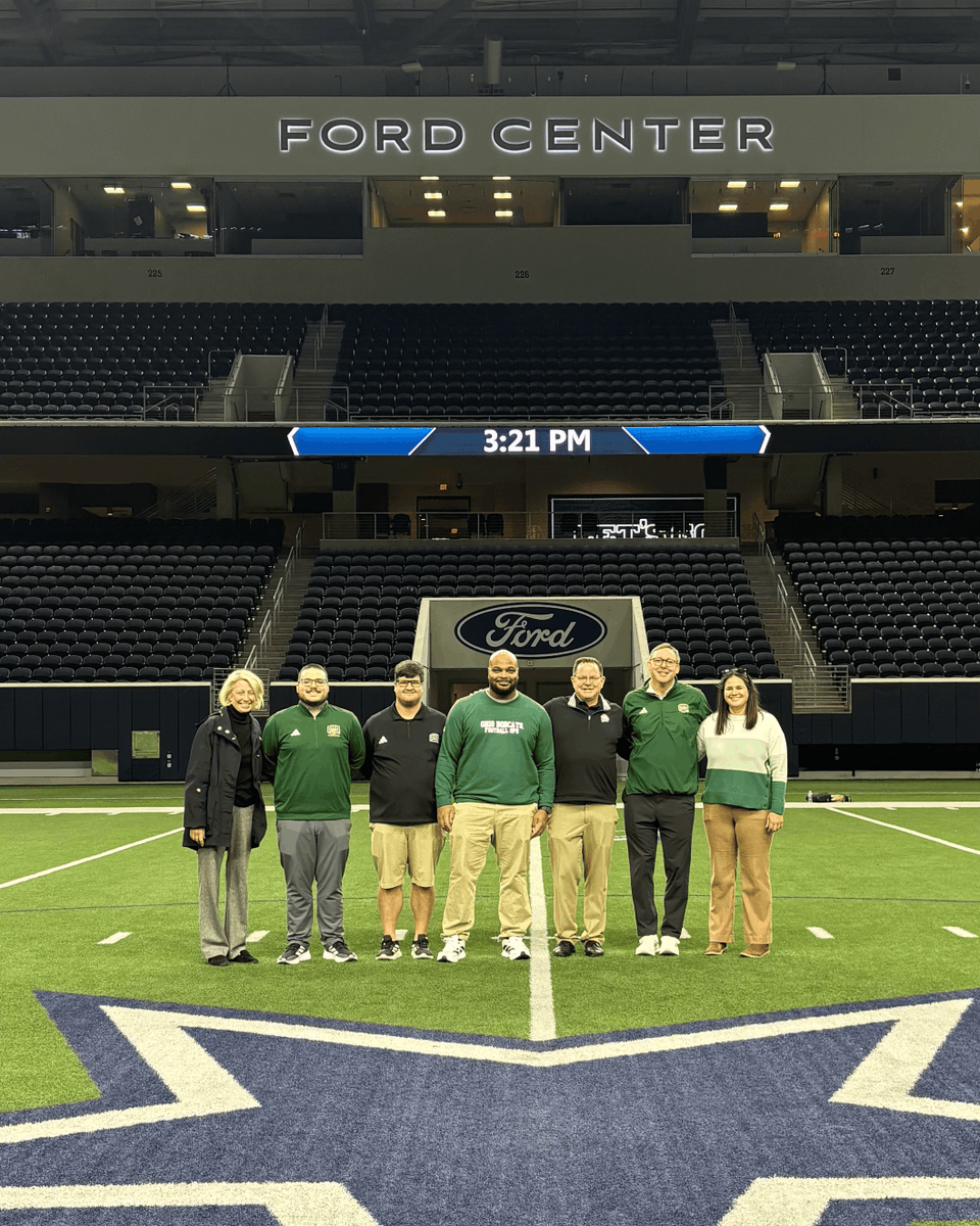 FriscoBowlGame's tweet photo. Great having our @OhioFootball friends out for their site visit today. Looking forward to having you back again soon!

#FriscoBowl | #OUohyeah https://t.co/xCld05Aez6