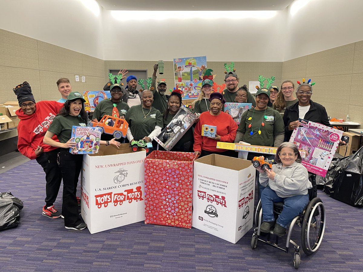 AlertBoston's tweet photo. Over the weekend and today members of our office and our CERT team volunteered over at the Thomas M. Menino Convention &amp; Exhibition Center  to assist in the Toys For Tots program! https://t.co/x0lP8HtfuY