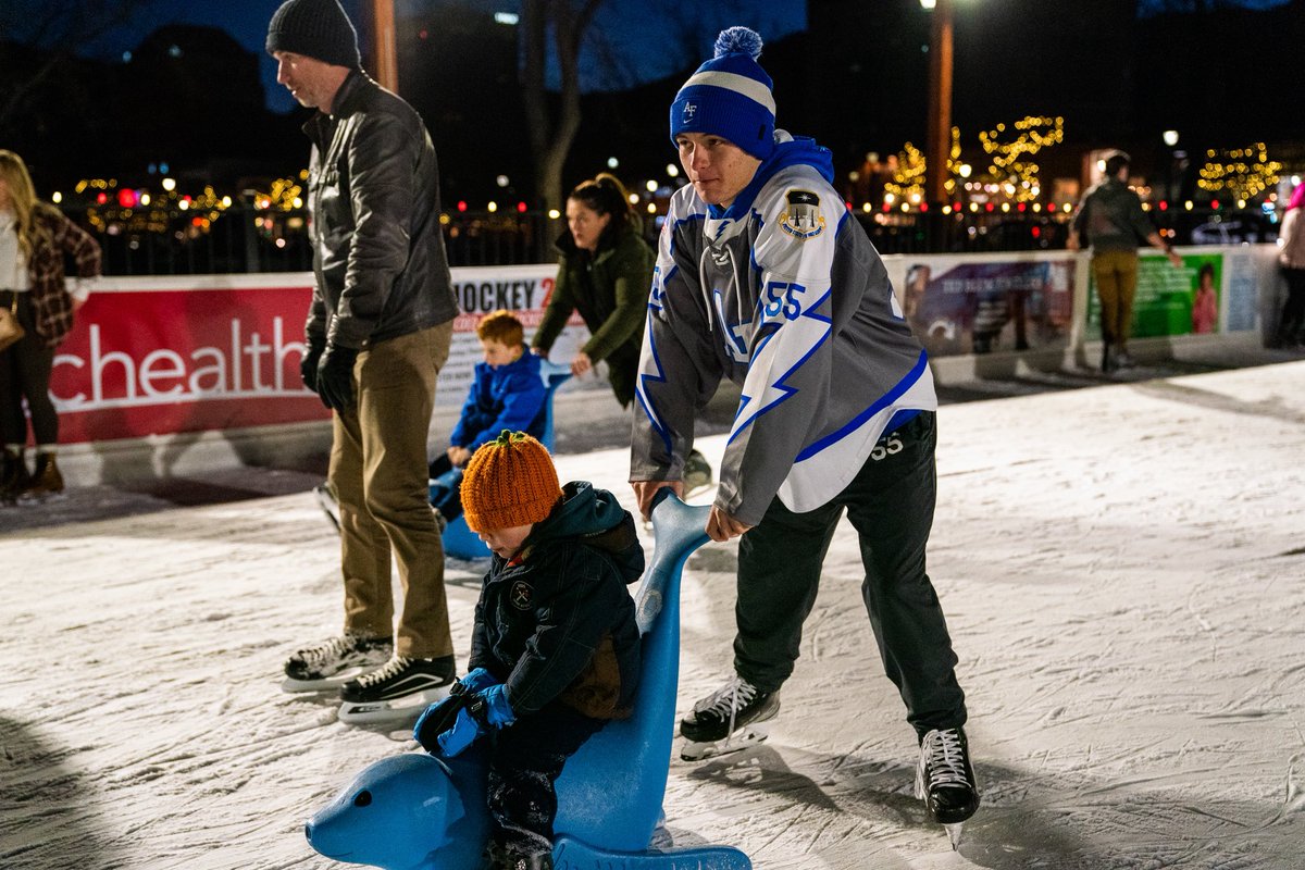 AF_HKY's tweet image. Skate in the park is BACK‼️

See you on Sunday Dec. 28 from 4-5:30 pm at Acacia Park! ⚡️