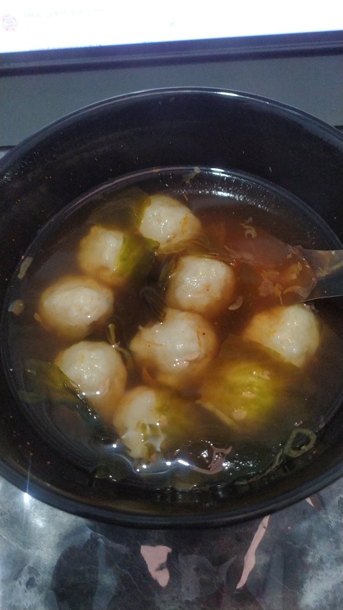zadric_'s tweet photo. @tanyarlfes pentol kuah wakame https://t.co/gx8SwFH8v6