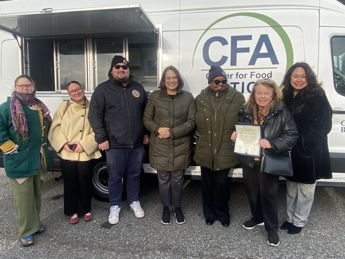 NJLD37's tweet image. Shama joined Bergen County Commissioners in Englewood for the launch of Center for Food Action’s Mobile Food Pantry! This is a powerful tool which will allow @CFA201 to bring resources directly to the people who need it.