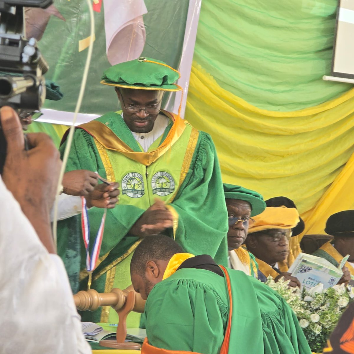 designbyadeiza tweet media