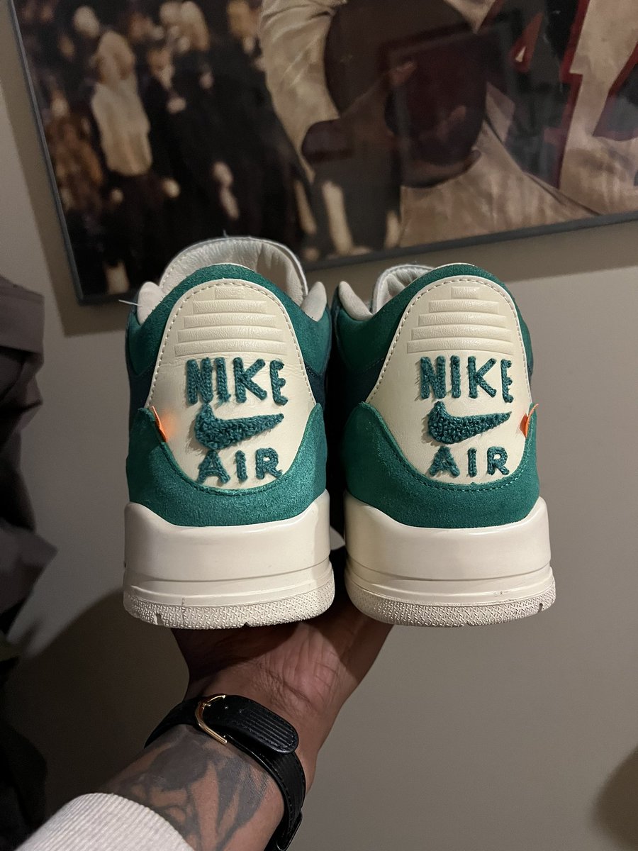 Big €uro tweet media