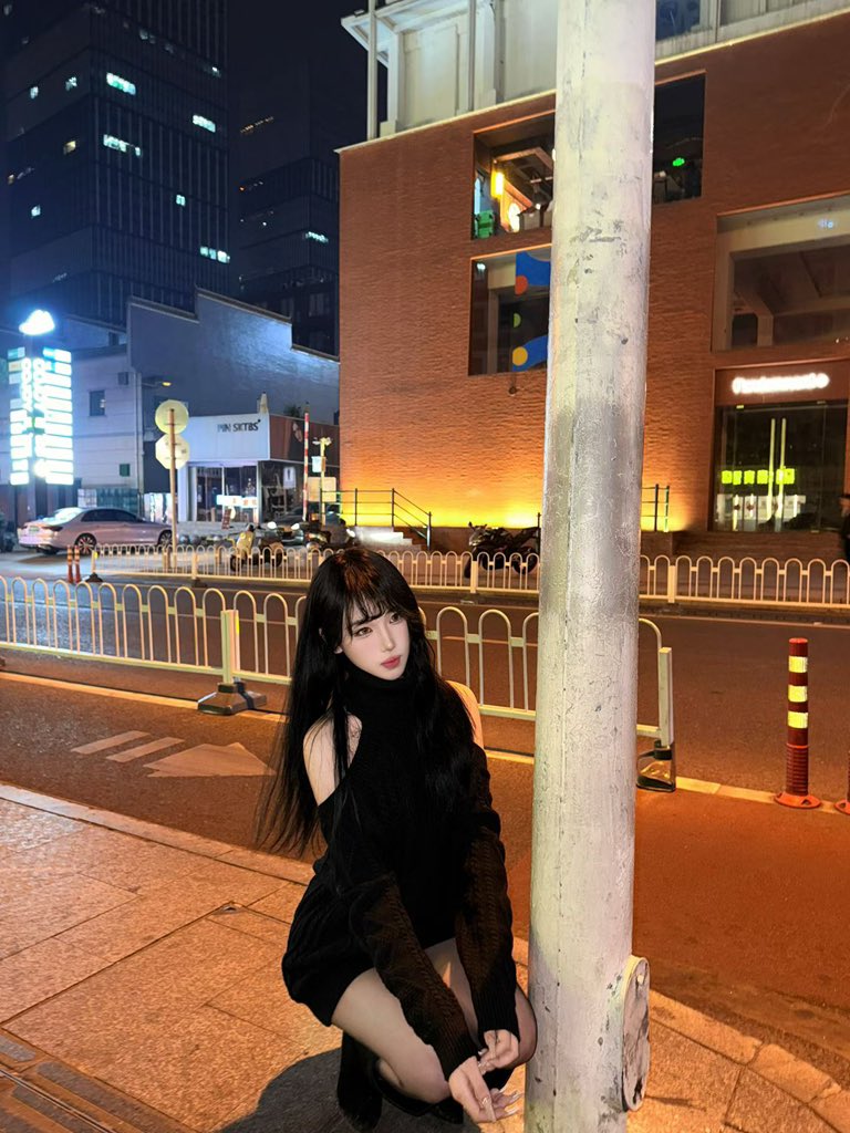SirXi22's tweet photo. 我们不是在冷战吗 你怎么成为了别人的依靠 https://t.co/cAxj4rKCjS