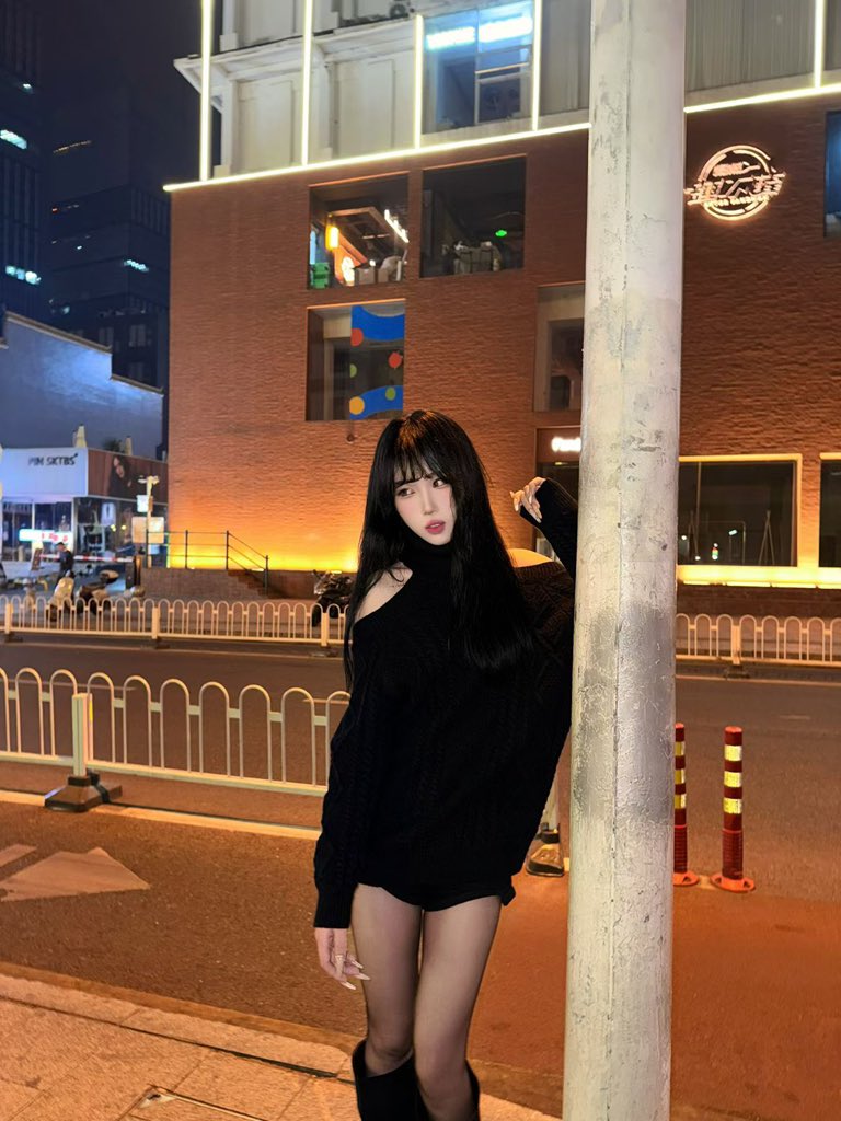 SirXi22's tweet photo. 我们不是在冷战吗 你怎么成为了别人的依靠 https://t.co/cAxj4rKCjS