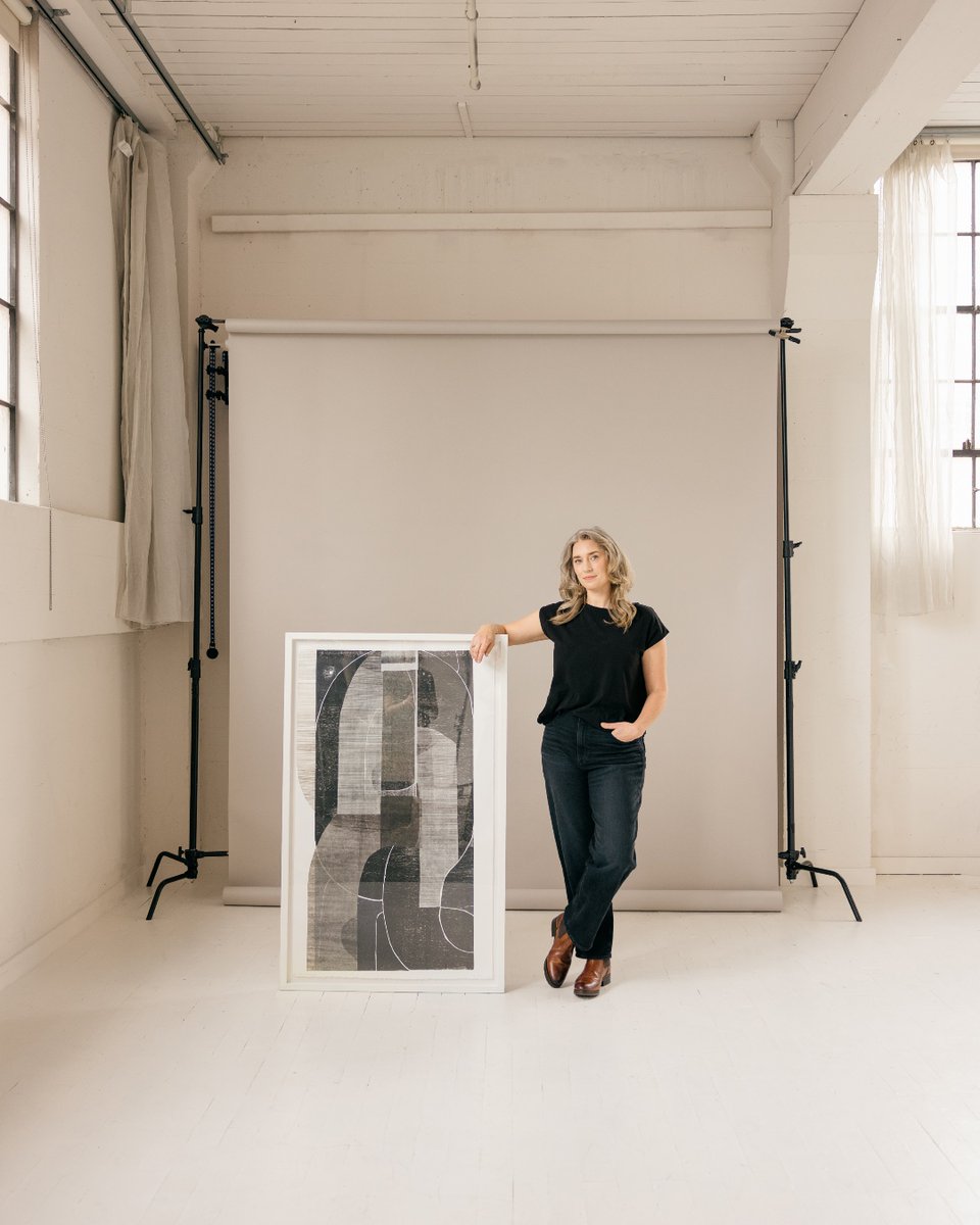 climatepledge's tweet image. . @climatearena’s annual artist collab is here. This season features PNW printmaker @keldajm, whose layered designs echo the @SeattleKraken’s “beneath the surface” identity. Proceeds support @onerooffdn’s environmental justice pillar. bit.ly/4pTpcYk