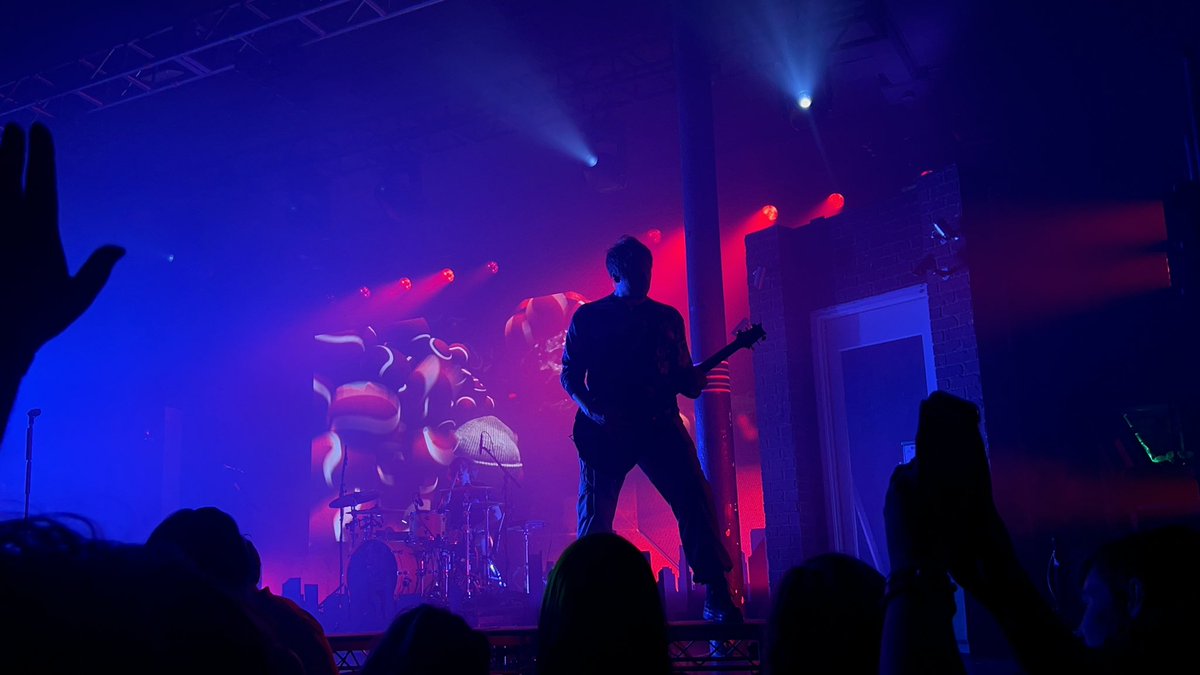 Some photos I got from the Portland parx show 💜