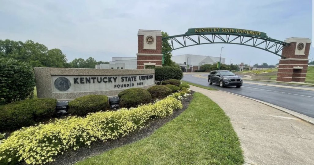 noblenatl's tweet image. NOBLE joins the nation in expressing prayers and condolences 💐 to the Kentucky State University family. On Tuesday, the university experienced a shooting resulting in the death of one student and the injury of another student. #gunviolenceneedstostop #kentuckystateuniversity