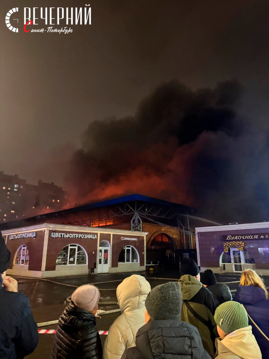 TWMCLtd's tweet image. A man's body has been found in the ruins of the St Petersburg market.

Stallholders and other business owners are counting the cost. Locals say it completely burned down in just 2 hours.
#RussiaOnFire