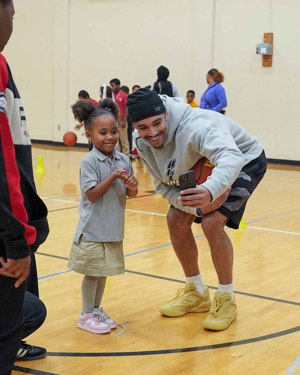 showing up for the next generation ❤️
Andrew Nembhard visited a local Boys & Girls Club where he donated a shooting machine, helped with drills and donated $15,000 to the club.