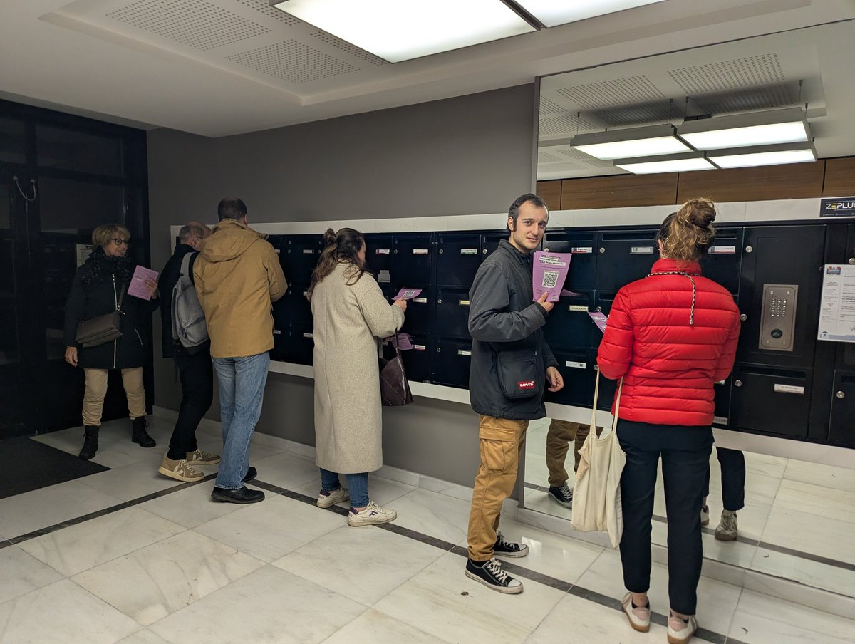 Mobilisation de #LaGaucheUniePourNantes ce soir dans le centre-ville pour inciter à s'inscrire sur les listes électorales et pouvoir voter les 15 et 22 mars prochains pour l'avenir de notre ville !