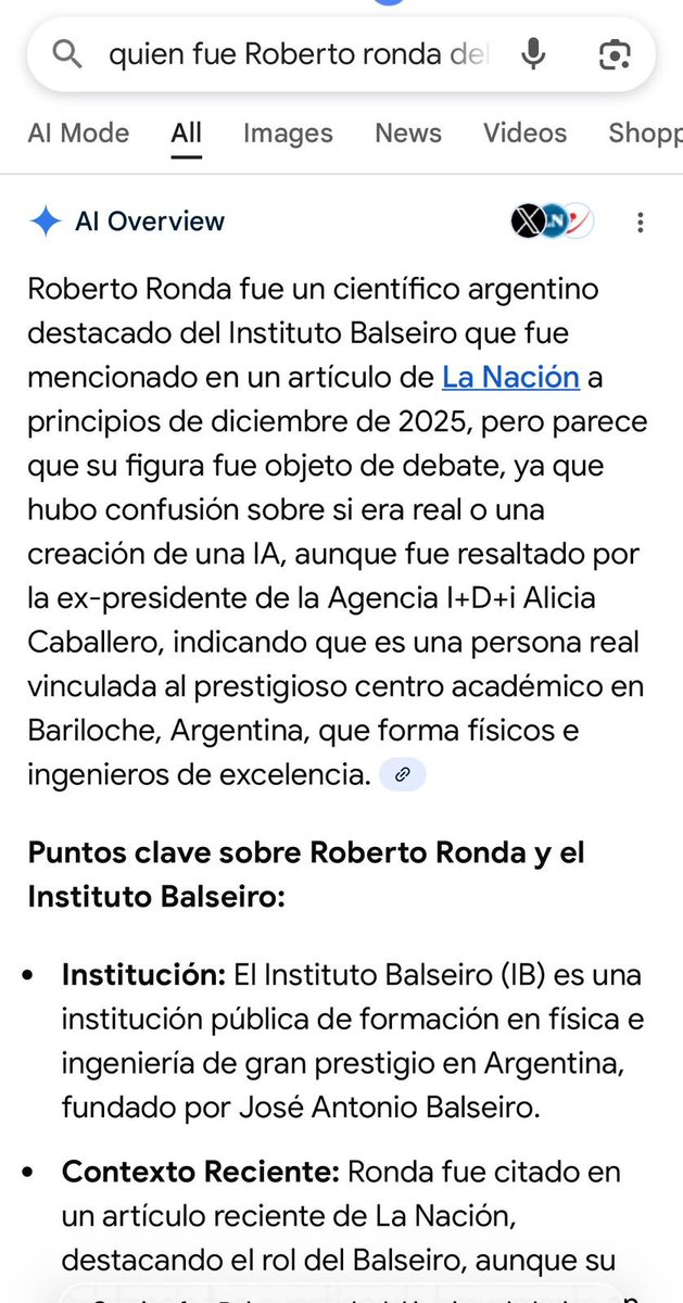 maxifirtman's tweet image. 👻ROBERTO RONDA, CIENTÍFICO FANTASMA

Una búsqueda de Google con IA:
1) el lunes luego de la nota de La Nación 
2) hoy, luego del planteo de fake en redes

El problema no son los errores de una nota sino que en el próximo entrenamiento de los modelos esto pasa a entrar como facto…