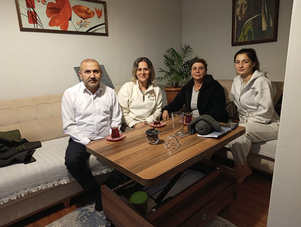 Genel Başkanımız Sayın Devlet Bahçeli’nin talimatları ile “#HayırlıGünlerKomşum” ve “#DerdinDerdimizdir” ziyaretleri kapsamında Gülensu Mahallemizde Dağlayan ailesini;İlçe Başkan Yardımcılarımız,Kaçep Yöneticilerimiz ile ziyarette bulunduk.

Kendilerine nazik misafirperverlikleri