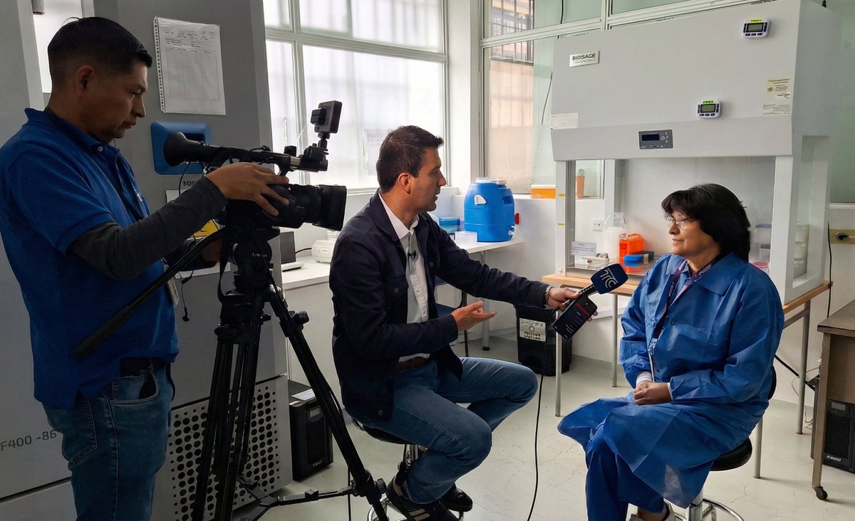INSPI_ECUADOR's tweet image. #INSPIEnMedios | Hoy el equipo de @tctelevision visitó el INSPI, en Quito, donde conoció diversos espacios como el área de toma de muestras y los laboratorios de toxicología y análisis 🧪🔬

Durante el recorrido conversaron con nuestros profesionales para la elaboración de un…