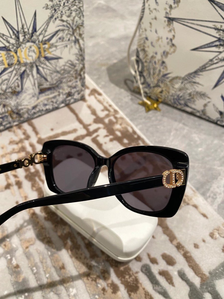 Be it the sun or jealousy dark glasses are enough to block both.