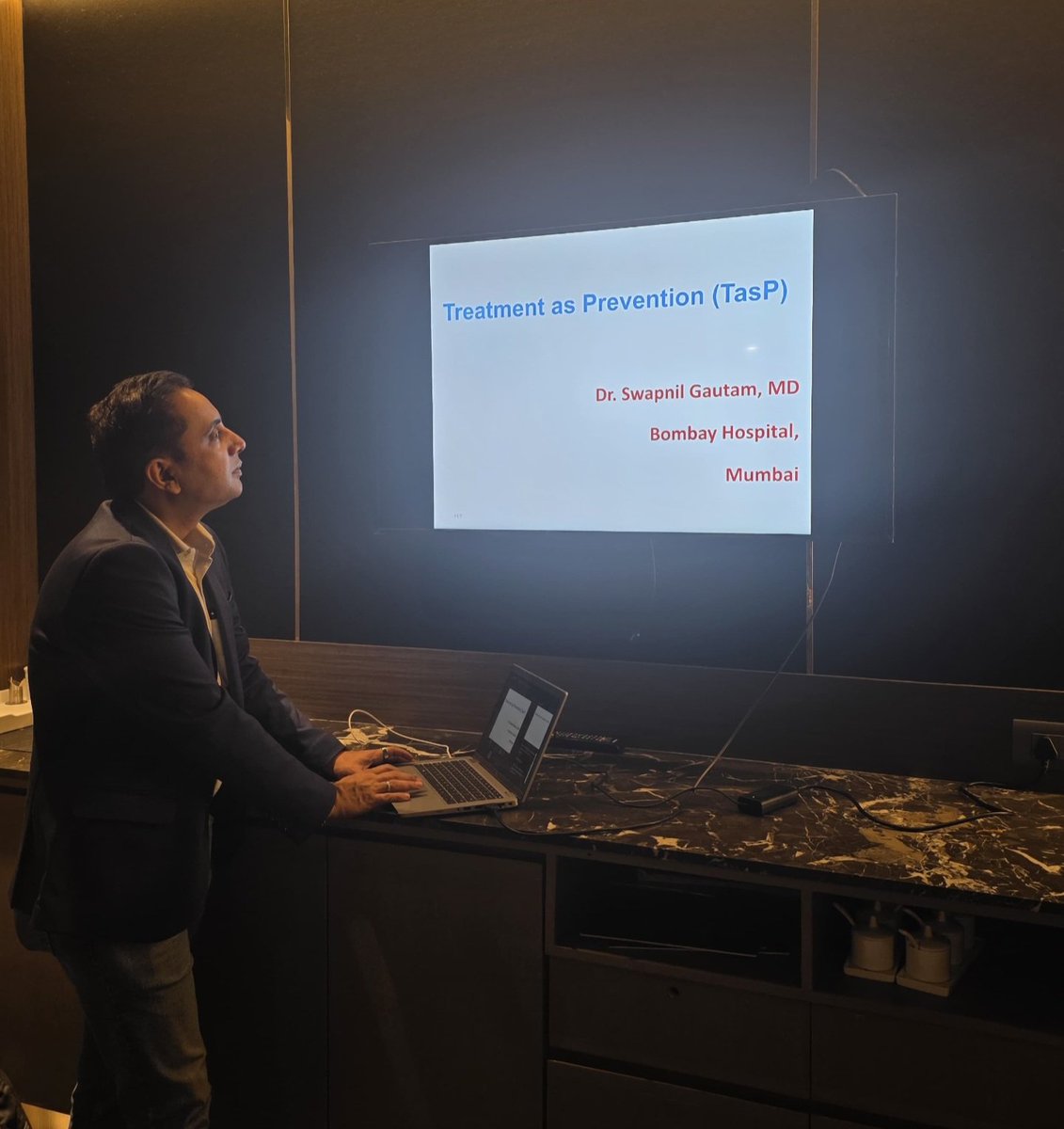 drswapgautam's tweet image. 🌟 Glad to deliver a talk on HIV—covering TasP, PrEP, PEP &amp;amp; the latest HIV vaccine updates—for a vibrant group of young, passionate doctors! 🩺🔥
Empowering future clinicians with cutting-edge HIV science is always a privilege. ❤️‍🩹✨
#HIVAwareness #TasP #PrEP #PEP #HIVVaccine