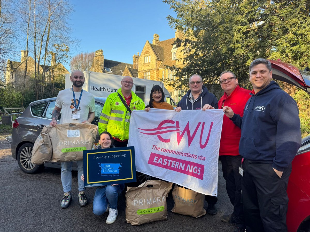 lightprojectpb's tweet image. Thank you to our LPP Ambassador Terry and @cwuEastern__No5 for donating 34 much needed pairs of jogging bottoms as well as boxes of mince pies for our Garden House guests. Their continued support is much appreciated! 💛

#Donation #Charity #Homelessness #Peterborough