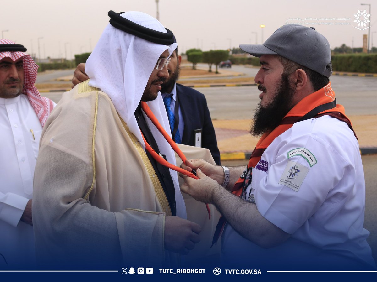 Tvtc_riyadhgdt's tweet photo. زار سعادة محافظ الزلفي أ. صالح بن سيف آل رافع مقر الدراسة الكشفية، حيث اطلع على مجريات البرنامج ووقف على جهود القادة والدارسين، في زيارة تؤكد حرصه على دعم البرامج الشبابية وتعزيز العمل الكشفي في المحافظة.

#التدريب_التقني https://t.co/1fd22oEK3g