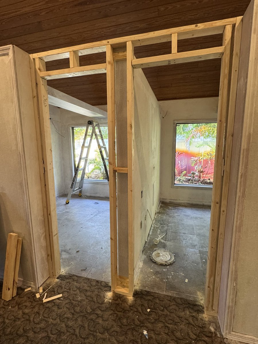 ChristophersZen's tweet image. #Framing