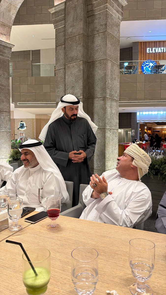 DrFaleh2's tweet photo. علي هامش دعوه جمعيه المحاسبين والمراجعين الكويتيه لرؤساء الهيئات والجمعيات الخليجيه للاجتماع التنسيقي الأول بدوله الكويت صور تجمعني مع الزملاءالرئيس التنفيذي للهيئه السعوديه د.احمد المغامس وعضو جمعيه المحاسبين الاماراتيه عبدالرحمن الزرعوني أثناء العشاء المقام علي شرفهم بالافنيوز. https://t.co/VptkFj9W17