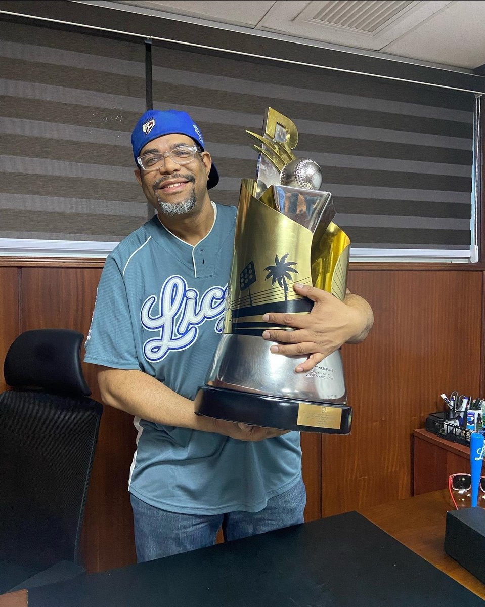 Hoy me declaro Liceista en tu honor <a href="/Fmadera08/">Madera</a> hoy le pujo a tu glorioso equipo azul <a href="/TigresdelLicey/">Tigres del Licey</a> vuela alto 🕊️ y que la tierra te sea leve Q.E.P.D. Gracias por tus consejos, por tu amistad, por cuidarme y siempre estár pendiente. Un caballero en todo el sentido de la palabra.