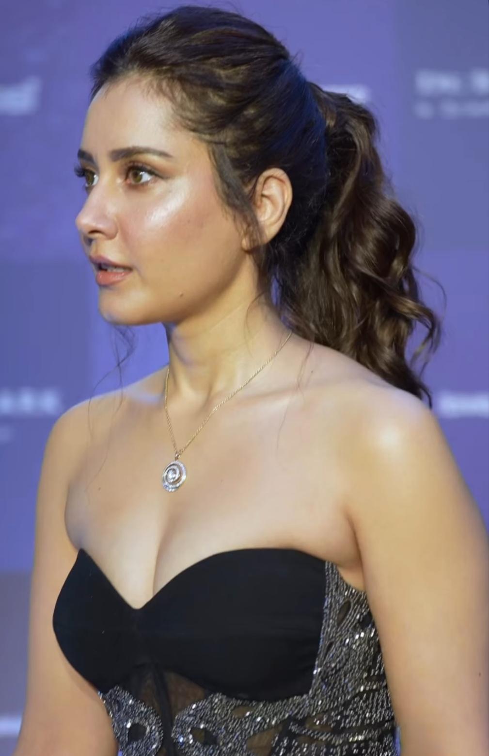 G71GpvtbMAAoMd_?format=jpg&name=large