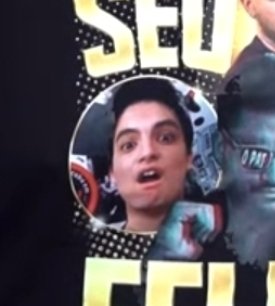 O MEU ICON TÁ NA CAMISETA KKKKKKKKKKKKKKKKKK