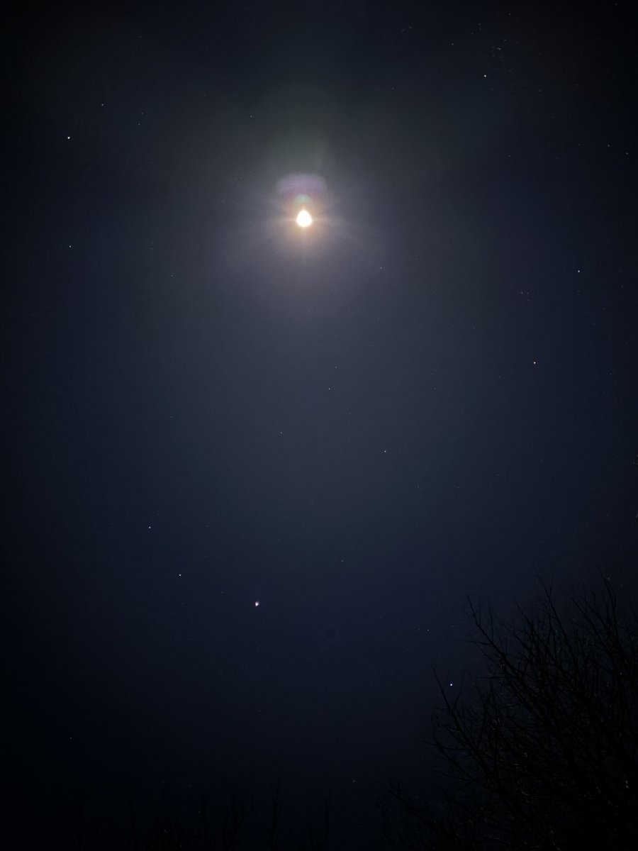 RMelody_2015's tweet photo. #MoonForJoon 🌕 https://t.co/nGPqTMOoUy