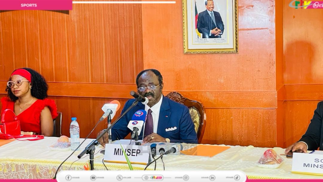 CRTV_web's tweet image. Government through the Ministry of Sports and Physical Education has provided to the Cameroon Footbal Federation, #FECAFOOT, 5 billion CFAF  for the participation of the Indomitable Lions at the AFCON in Morocco. FECAFOOT, was also charged to release the final list of players.