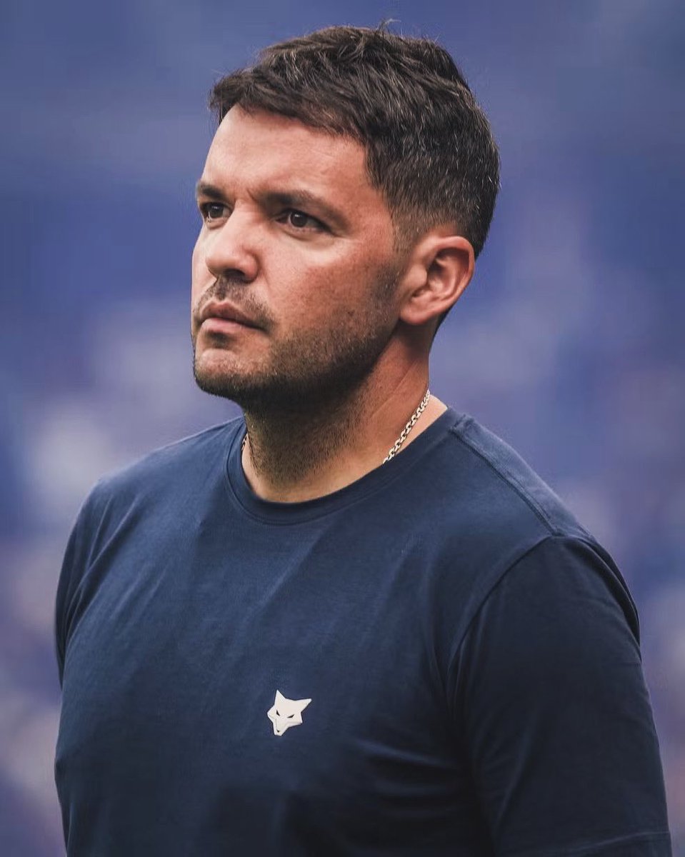 Historia_Azul's tweet photo. El rostro de un mediocre que solo sirve para equipos chicos.

Si conoce la palabra dignidad debe presentar hoy su renuncia. https://t.co/86Puf940UQ