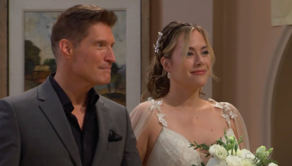 sparkly_Annika's tweet image. Aww, the way Liam is looking at Hope.
So much emotion.
This isn't my ship, but this is a beautiful wedding.
I can appreciate how much has gone into it.
Definitely got me teary.

#TeamHope #Lope #BoldandBeautiful