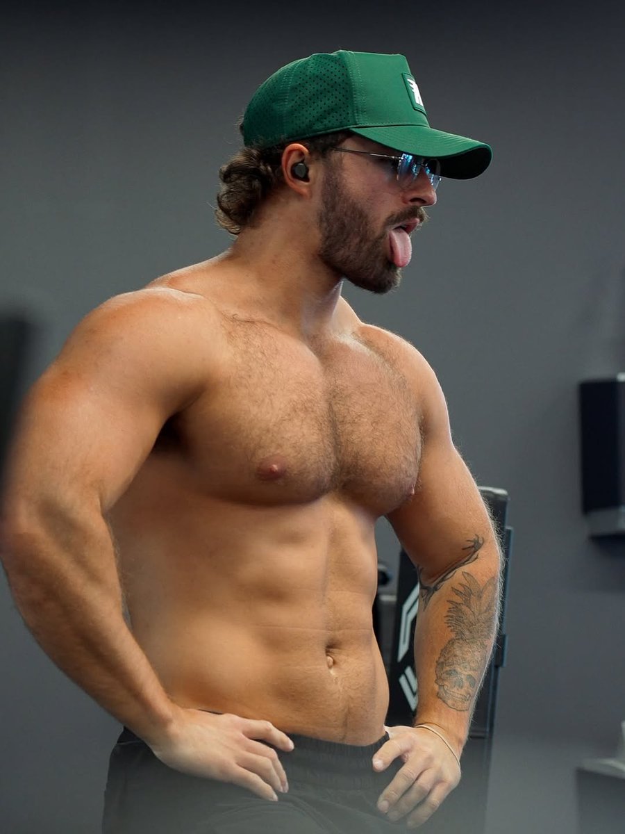 thetopshelfmen's tweet image. Gym gave him muscles but he gave me thoughts