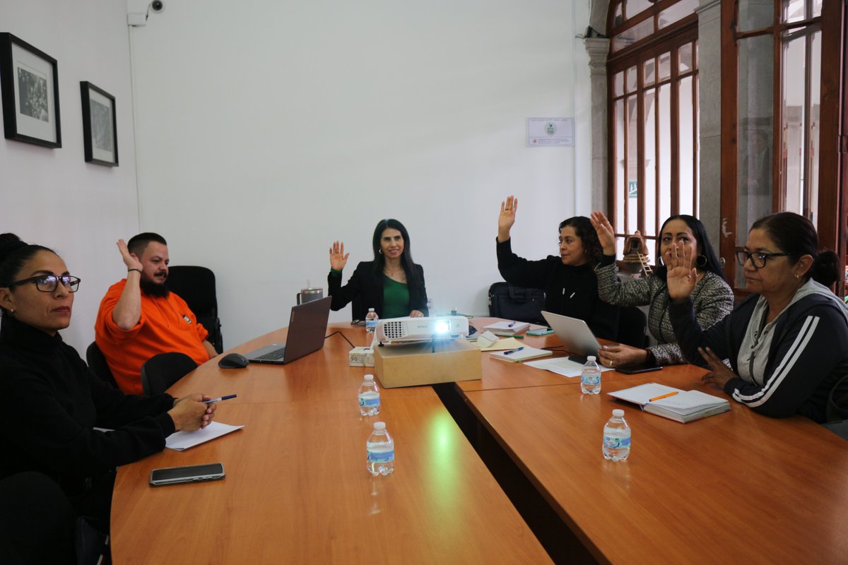 Cuarta Sesión del Comité de Gobierno Abierto
Se presentó el proyecto final “Entrevista Inicial Digital”, una herramienta que agiliza y mejora la atención a mujeres en situación de violencia.🙌

#PotosíSinLímites #semujeresslp #25N #16Días