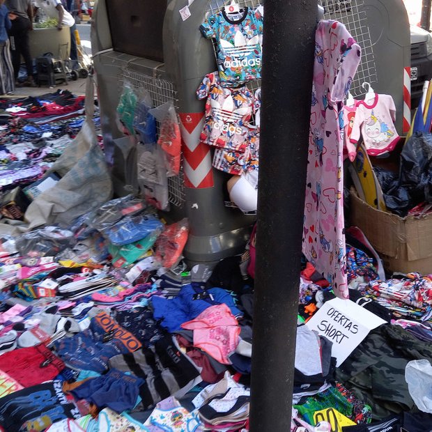 LA INFORMALIDAD LABORAL LLEGA AL 48% Y EL EMPLEO FORMAL CAE AL 45%

El Instituto Gino Germani de la UBA alerta que 9 de cada 10 nuevos empleos son precarios y que todas las regiones pierden asalariados formales, con más de 82.000 bajas en el Gran Buenos Aires.

La proporción de