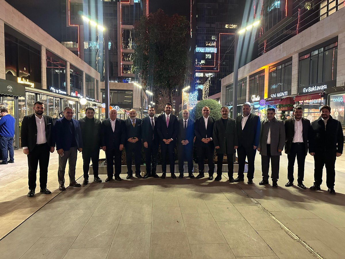 📍Ankara

İl Başkanımız Sn. <a href="/EnginGunceoglu/">Engin Günceoglu</a>, belediye başkanlarımız ve teşkilat mensuplarımızla birlikte
Milletvekilimiz Sn. <a href="/T_Bedirhanoglu/">Turan Bedirhanoğlu</a>’na ziyarette bulunduk.

Şehrimizin her meselesine samimiyetle eğilen, çözüm üreten, Bitlis’e duyduğu derin sorumluluk bilinciyle hareket