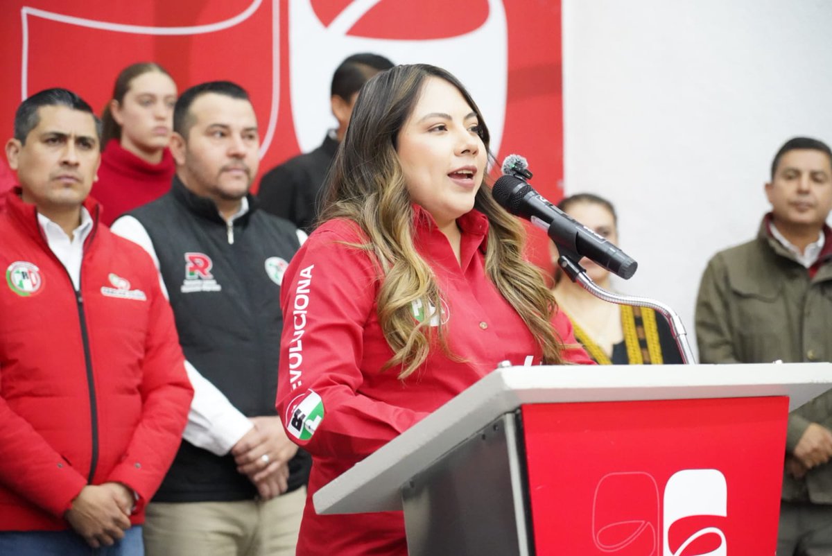 PRI_Zacatecas's tweet image. Hoy, la Secretaria de Operación Política del @PRI_Nacional, Alejandra Andrade Becerril encabezó nuestra tradicional conferencia de prensa acompañada por el Presidente, Carlos Peña Badillo y por el Delegado General del CEN, Pepe  OIvera.

¡Bienvenida a Zacatecas, Secretaria!