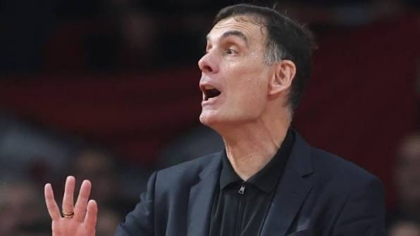 - Πώς σε είπαμε;
- Μόντε.
- Από Δευτέρα ετοιμάσου να μάθεις και τον Κρίστο 
#OlympiacosBC