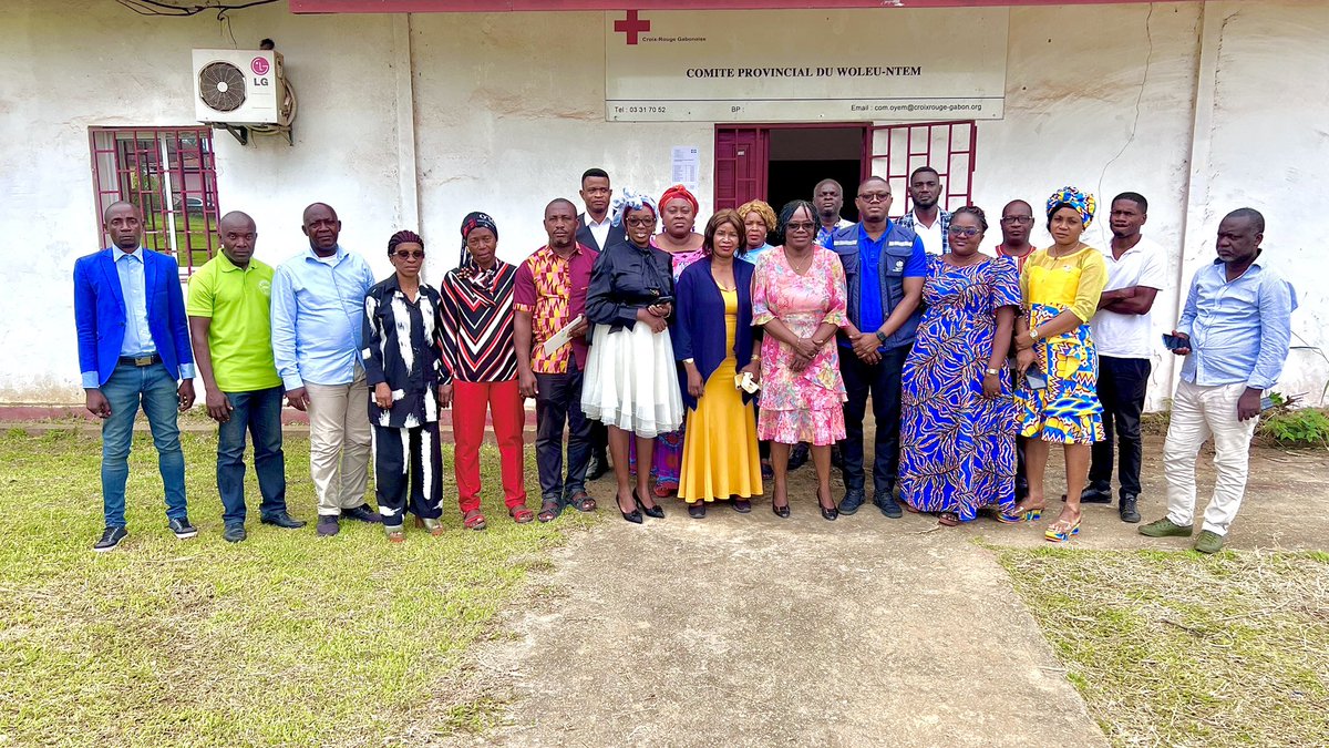 En prélude à la campagne de #déparasitage du 11/12/25, <a href="/SanteSocialeGA/">Ministère de la Santé et des Affaires Sociales</a>, avec l’appui de <a href="/OMS_GABON/">OMSGabon</a>, a briefé les instituteurs du #Woleu et d’#Oyem.
💊 Objectif : renforcer leur rôle dans l’encadrement des enfants de 2–14 ans qui recevront gratuitement l’#Albendazole.