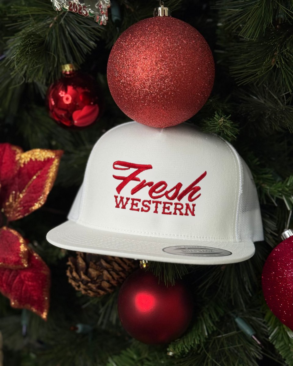 _FreshWestern's tweet image. The hat of the season is here. Snow-white and Christmas-red, just in time for the holidays.

Pre-order now to make sure yours is ready to unwrap under the tree.

#freshwestern #ParkerMcCollum #Western #westernwear #christmas #hat #country #countrystyle #westernstyle