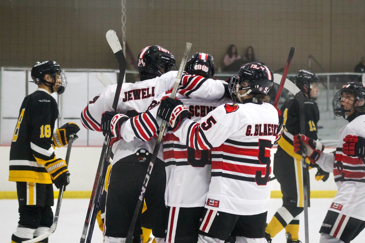 troyschools's tweet image. Troy United Boys Hockey is scoring goals at Buffalo Wild Wings Arena! Best of luck to all student athletes as winter sports begin!

📸 by Annabelle Beaubien, a @TSDGuild Student Producer.