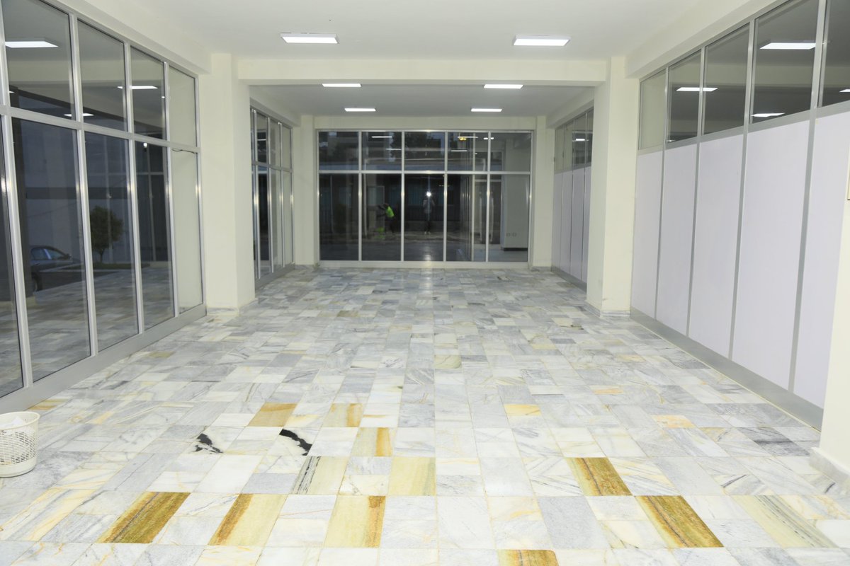 የአገልግሎት አሰጣጡን ዕጅጉን የሚያሻሽሉ ግንባታዎችን በጥራት እያከናወነ የሚገኘው <a href="/AddisCity/">Addis Ababa Design And Construction Works Bureau</a> ካስገነባቸው ፕሮጀክቶች ውስጥ የሚጠቀሰው የንፋስ ስልክ ላፍቶ ክፍለከተማ ወረዳ 01 አስተዳደር ሕንፃ በዚህ መልኩ ተጠናቆ ለይፋዊ ምርቃት ተሰናድቷል።