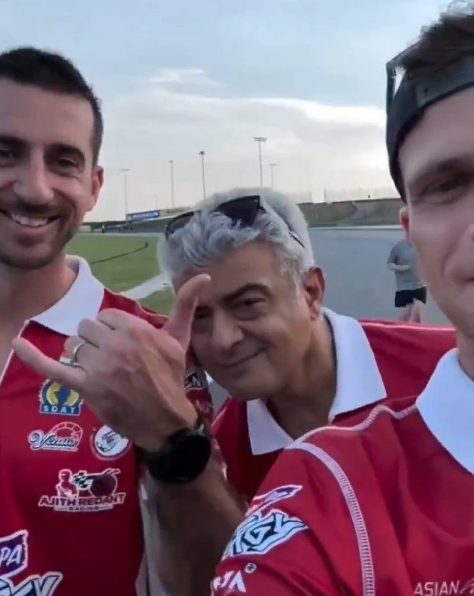 Ladies and gentleman's 

Welcome you all to AKs vlog 

#AjithKumar