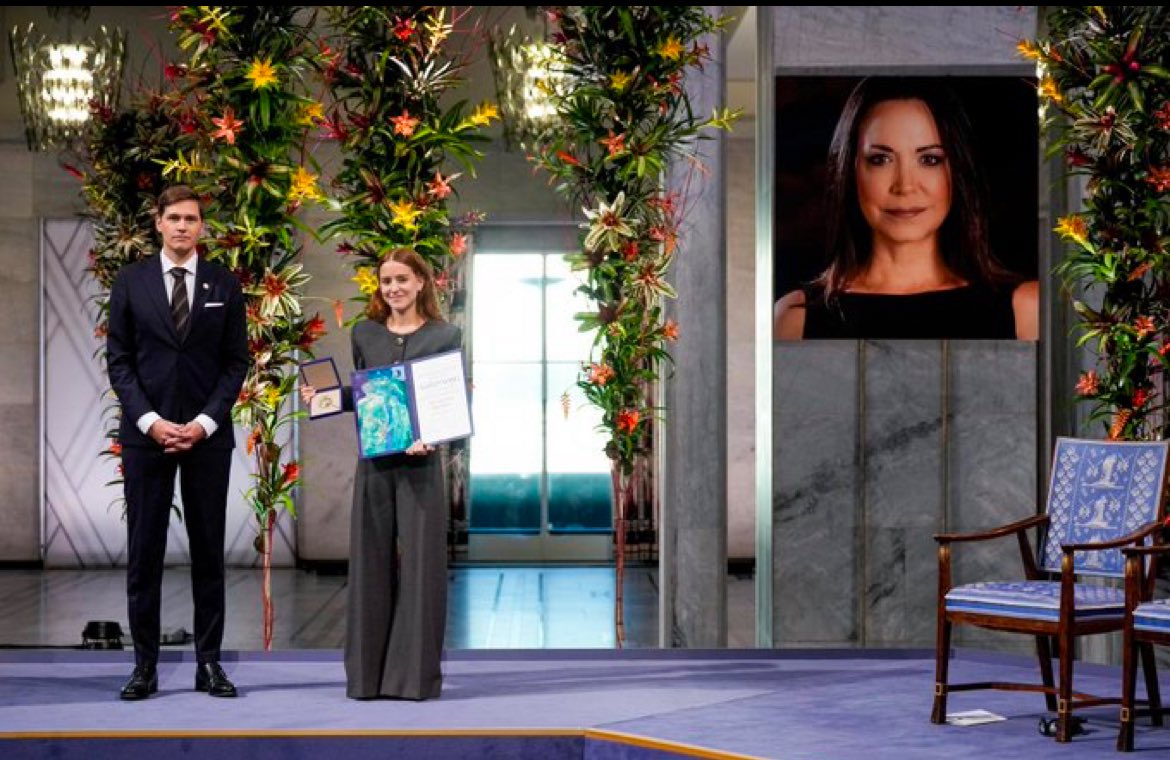 No puedo estar más orgullosa del reconocimiento a María Corina Machado #PremioNobelDeLaPaz2025

Este premio no es sólo suyo: es de todo un pueblo que ha resistido con dignidad décadas de opresión.

María Corina nos representa a las demócratas del mundo.

¡Viva Venezuela libre!