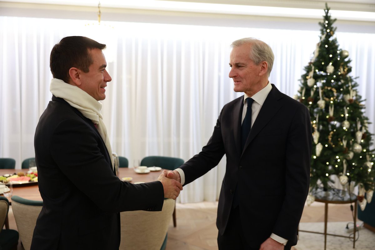 El presidente <a href="/DanielNoboaOk/">Daniel Noboa Azin</a> mantuvo un encuentro con Jonas Gahr Støre, primer ministro de Noruega. Esta reunión fortalece las relaciones bilaterales y de cooperación que mantiene el Ecuador con ese país, las que se verán fortalecidas.

#ElNuevoEcuador 🇪🇨🤝🇳🇴