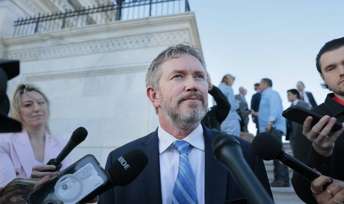 🇺🇸 | 🔴El representante Thomas Massie (RP por Kentucky) presentó el martes un proyecto de ley que exigiría al presidente “notificar la denuncia del Tratado del Atlántico Norte a efectos de retirar a EEUU de la Organización del Tratado del Atlántico Norte”.

#ULTIMAHORA #OTAN