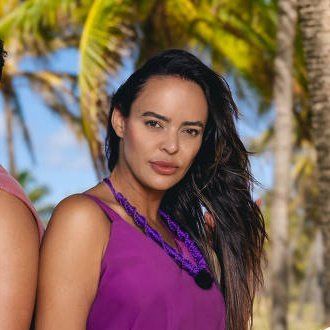 como pode uma ser um trombolho insuportável e irritante e a outra ser tão petulante ao ponto de achar que ngm é melhor que ela, pqp

essa temporada de ilhados com a sogra tá perfeita mas essas desqueridas tão me irritando na minha casa 😭